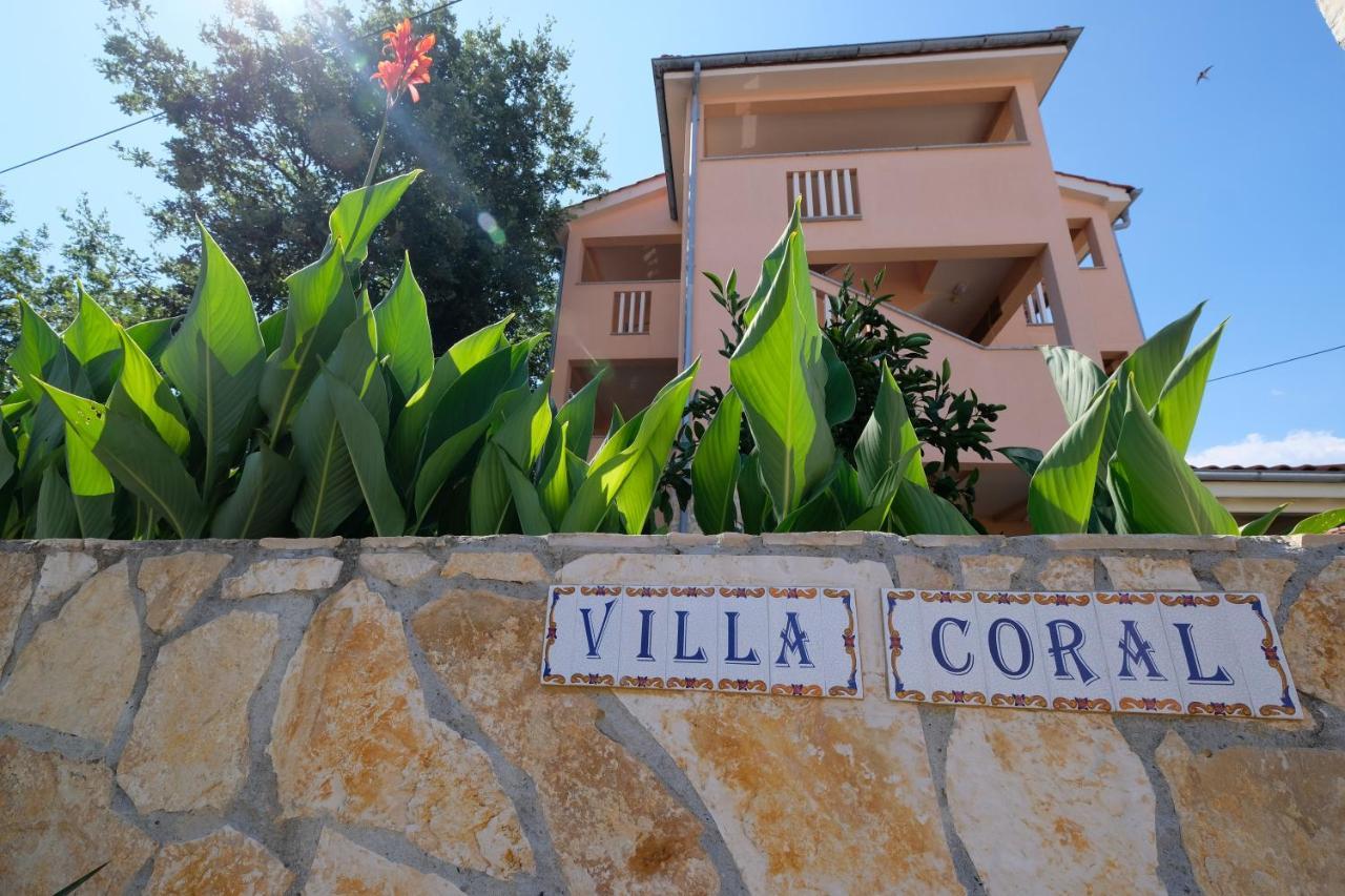 Apartments Coral, Klimno, Island Krk Eksteriør bilde