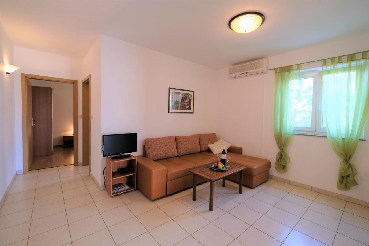 Apartments Coral, Klimno, Island Krk Eksteriør bilde