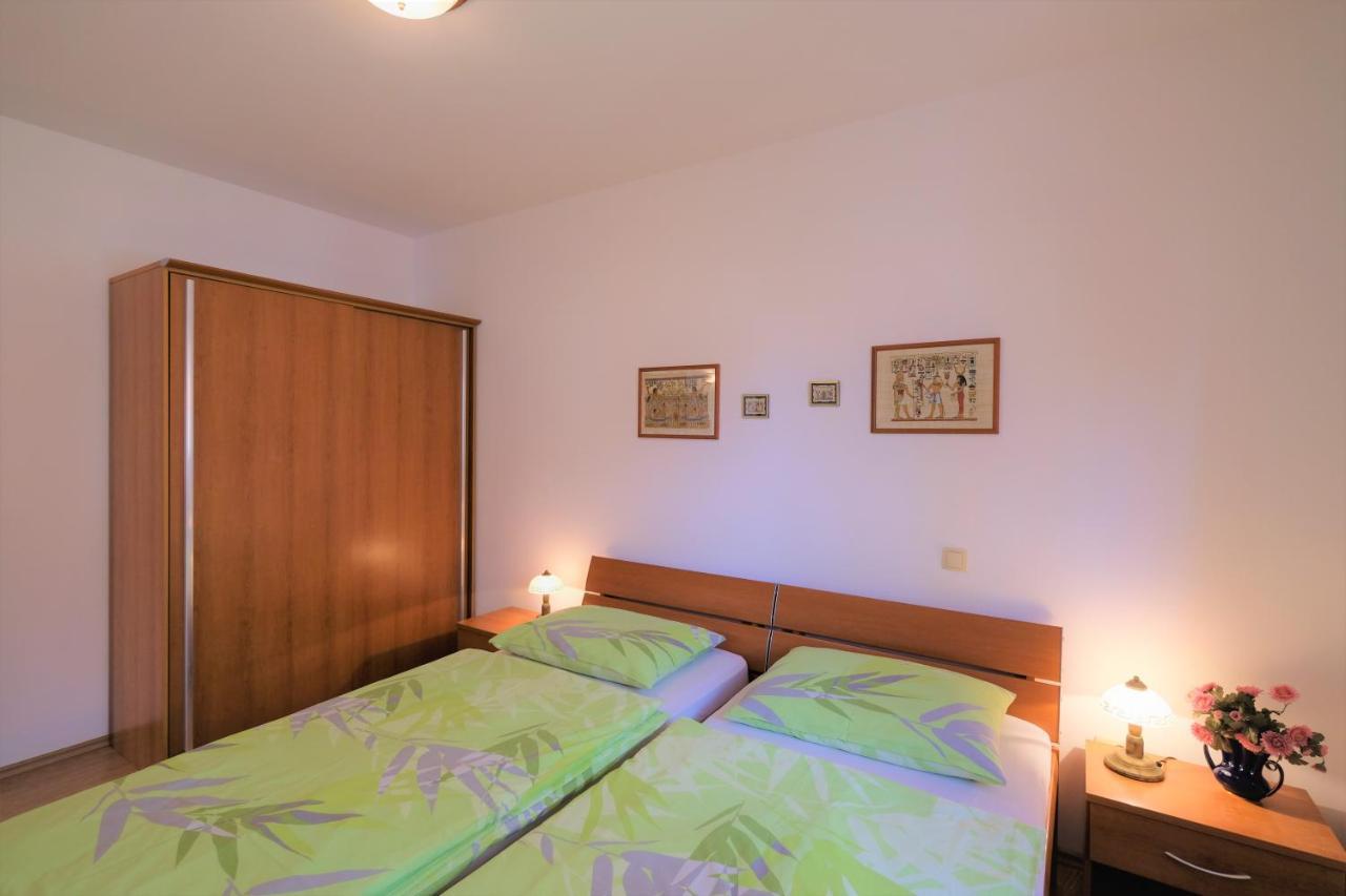 Apartments Coral, Klimno, Island Krk Eksteriør bilde